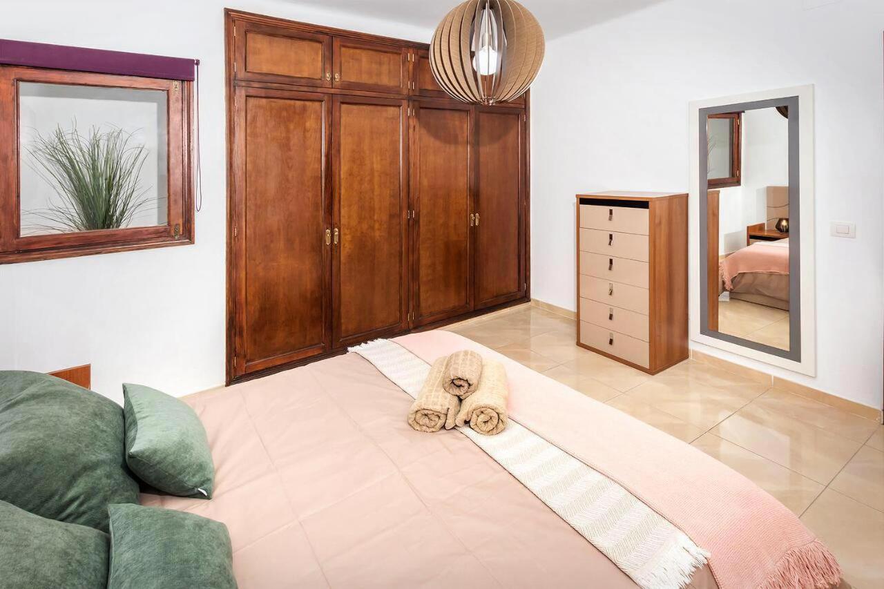 Apartamentos Mares De Lava - Puerto Del Carmen 卡门港 外观 照片