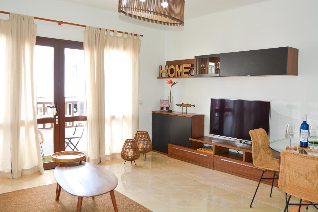 Apartamentos Mares De Lava - Puerto Del Carmen 卡门港 外观 照片