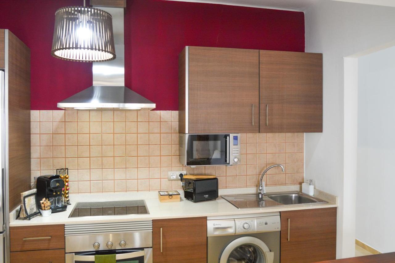 Apartamentos Mares De Lava - Puerto Del Carmen 卡门港 外观 照片