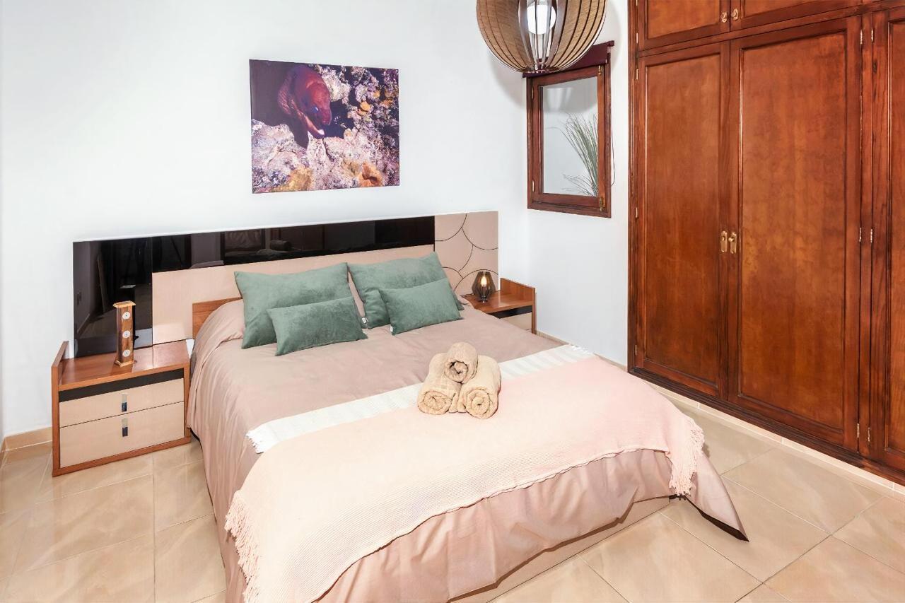 Apartamentos Mares De Lava - Puerto Del Carmen 卡门港 外观 照片